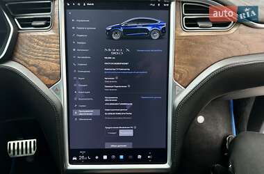 Позашляховик / Кросовер Tesla Model X 2016 в 