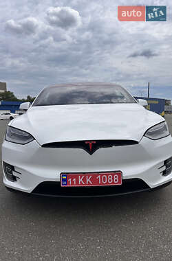 Внедорожник / Кроссовер Tesla Model X 2017 в 