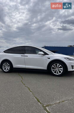 Внедорожник / Кроссовер Tesla Model X 2017 в 