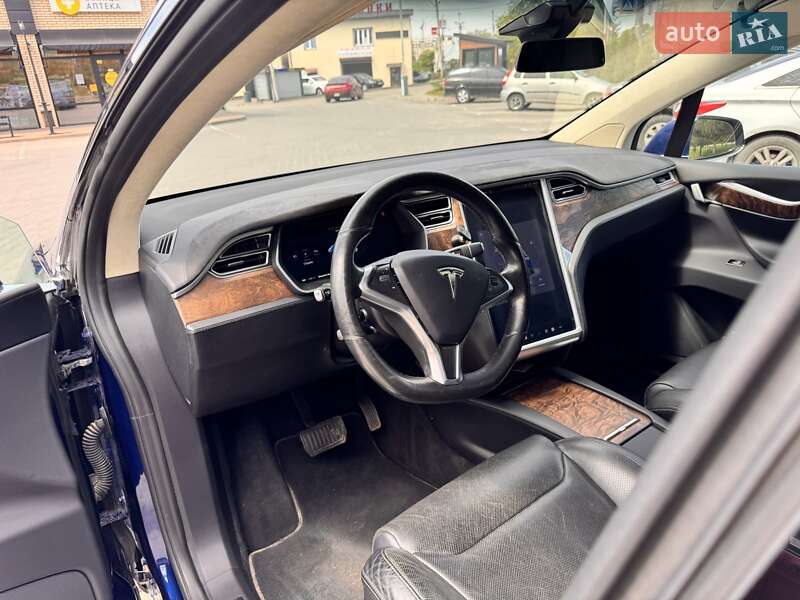 Позашляховик / Кросовер Tesla Model X 2016 в Хмельницькому