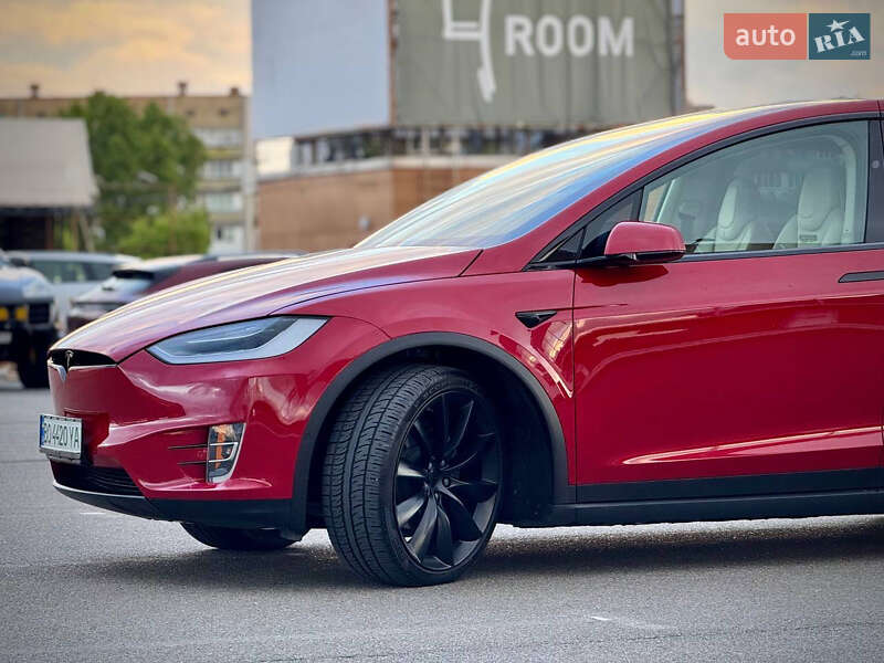 Внедорожник / Кроссовер Tesla Model X 2019 в Киеве