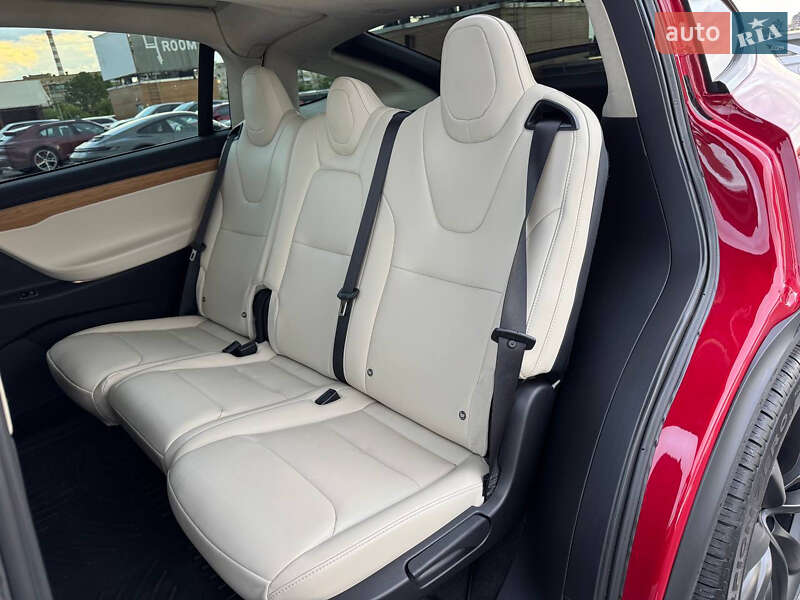 Внедорожник / Кроссовер Tesla Model X 2019 в Киеве