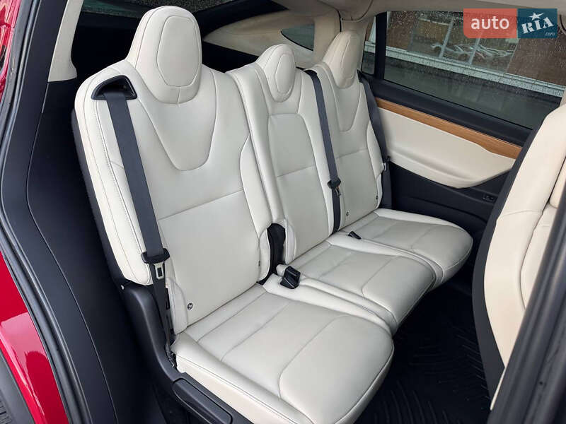 Внедорожник / Кроссовер Tesla Model X 2019 в Киеве