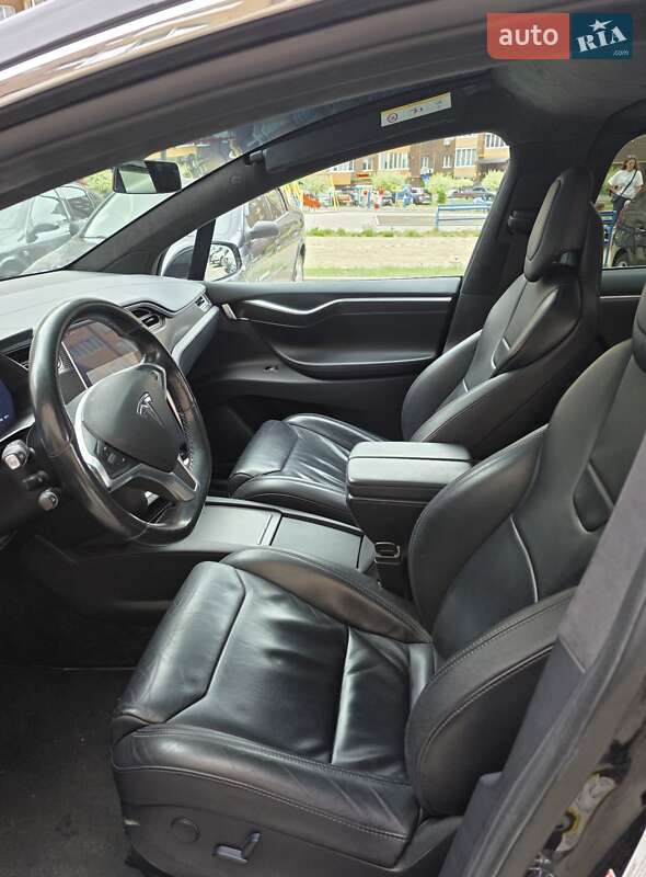 Внедорожник / Кроссовер Tesla Model X 2017 в Ровно