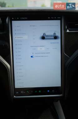 Позашляховик / Кросовер Tesla Model X 2019 в 
