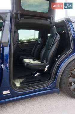 Позашляховик / Кросовер Tesla Model X 2019 в 