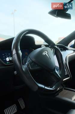 Позашляховик / Кросовер Tesla Model X 2019 в 