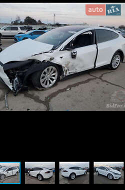 Позашляховик / Кросовер Tesla Model X 2021 в 