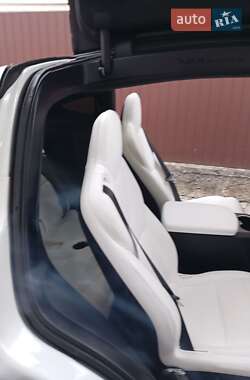 Позашляховик / Кросовер Tesla Model X 2017 в 