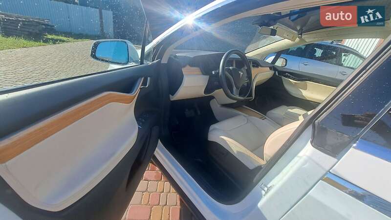 Внедорожник / Кроссовер Tesla Model X 2018 в Костополе