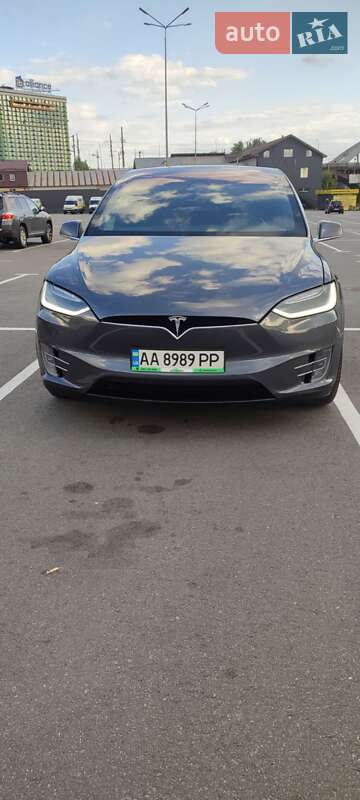 Позашляховик / Кросовер Tesla Model X 2017 в 