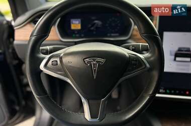 Позашляховик / Кросовер Tesla Model X 2017 в 