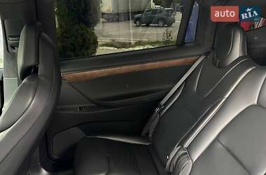 Позашляховик / Кросовер Tesla Model X 2017 в 