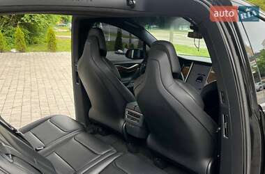 Позашляховик / Кросовер Tesla Model X 2017 в 