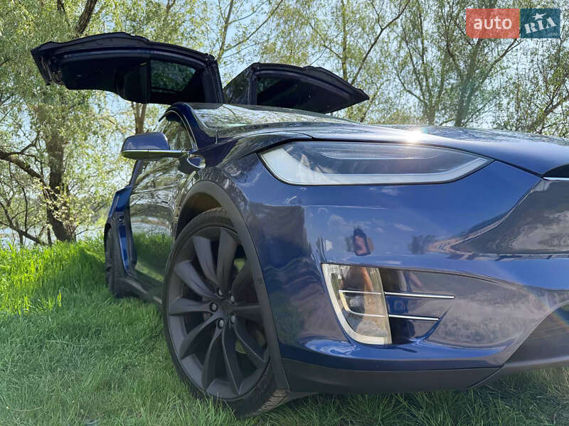 Tesla Model X 2016