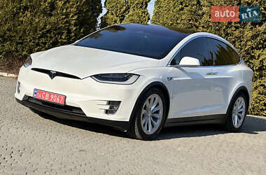 Позашляховик / Кросовер Tesla Model X 2018 в 