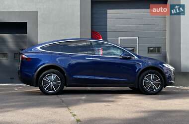 Внедорожник / Кроссовер Tesla Model X 2017 в 