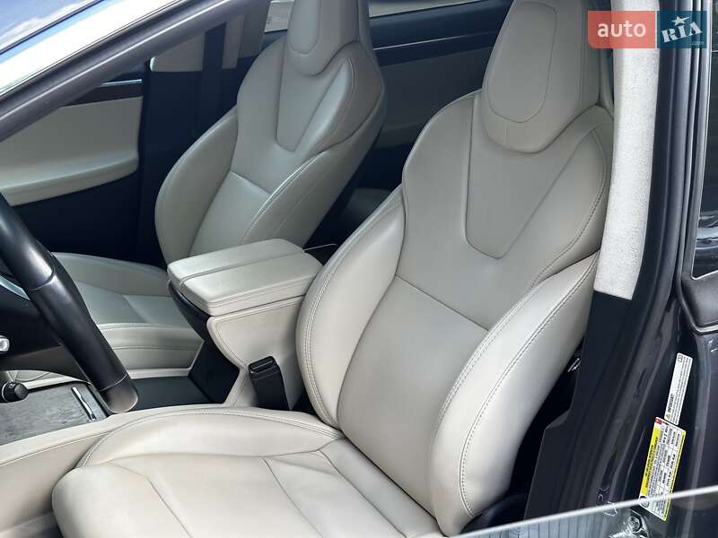 Позашляховик / Кросовер Tesla Model X 2017 в Києві
