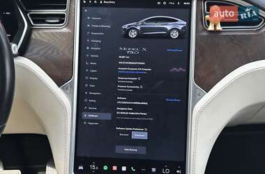 Позашляховик / Кросовер Tesla Model X 2017 в 