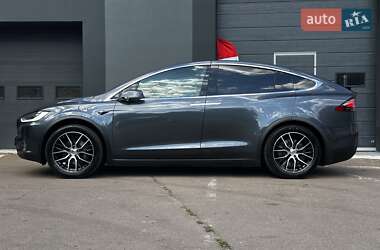 Позашляховик / Кросовер Tesla Model X 2017 в 