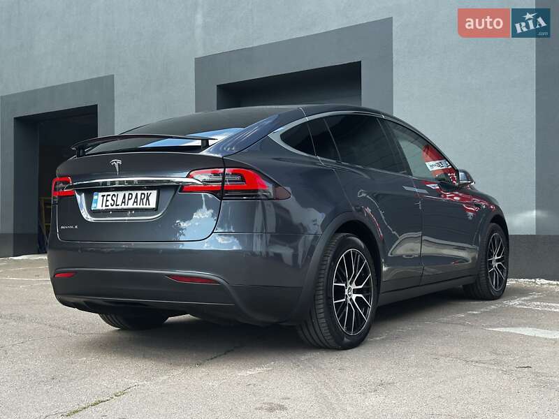 Позашляховик / Кросовер Tesla Model X 2017 в Києві