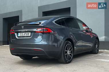 Позашляховик / Кросовер Tesla Model X 2017 в 