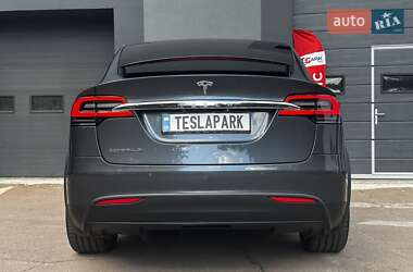 Позашляховик / Кросовер Tesla Model X 2017 в 