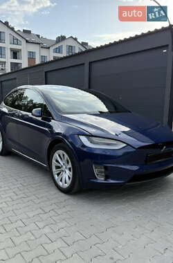 Позашляховик / Кросовер Tesla Model X 2017 в 