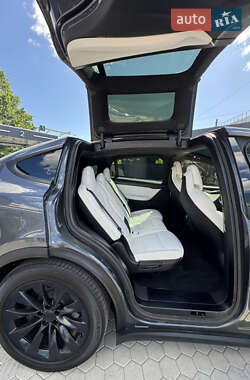 Позашляховик / Кросовер Tesla Model X 2017 в 
