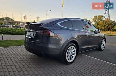 Позашляховик / Кросовер Tesla Model X 2018 в 