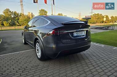 Позашляховик / Кросовер Tesla Model X 2018 в 