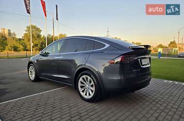 Позашляховик / Кросовер Tesla Model X 2018 в 