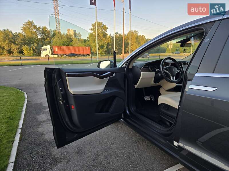 Позашляховик / Кросовер Tesla Model X 2018 в Києві фото 27 Позашляховик / Кросовер Tesla Model X 2018 в Києві