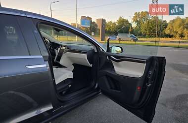 Позашляховик / Кросовер Tesla Model X 2018 в 
