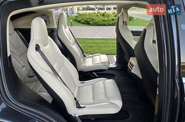 Позашляховик / Кросовер Tesla Model X 2018 в 