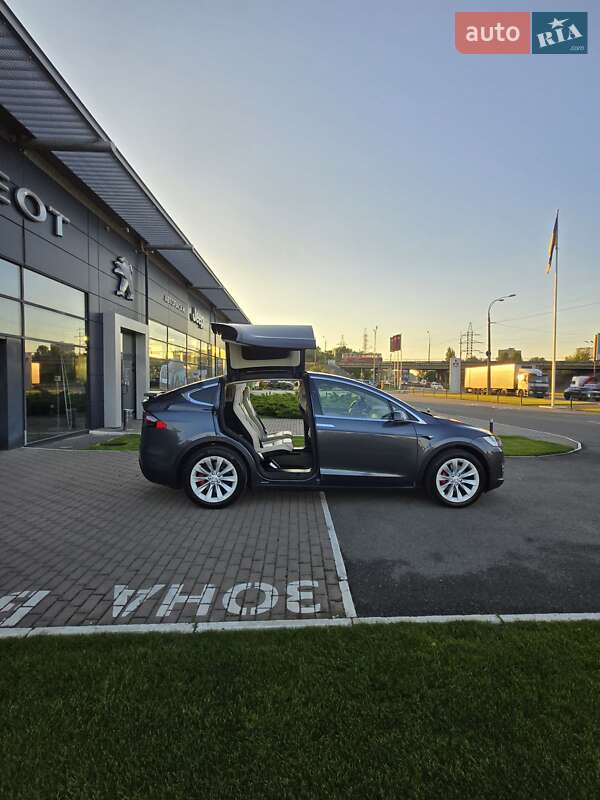 Позашляховик / Кросовер Tesla Model X 2018 в Києві фото 58 Позашляховик / Кросовер Tesla Model X 2018 в Києві