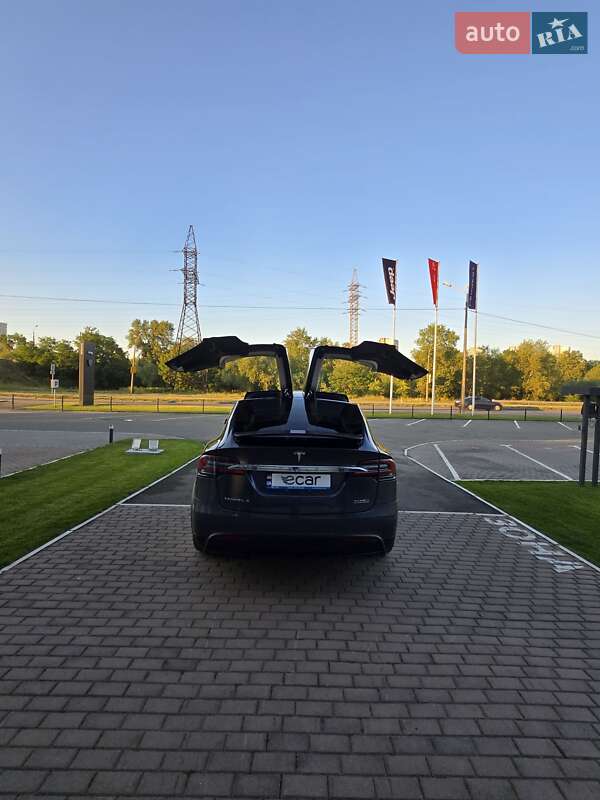 Позашляховик / Кросовер Tesla Model X 2018 в Києві фото 60 Позашляховик / Кросовер Tesla Model X 2018 в Києві