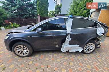 Внедорожник / Кроссовер Tesla Model X 2017 в 