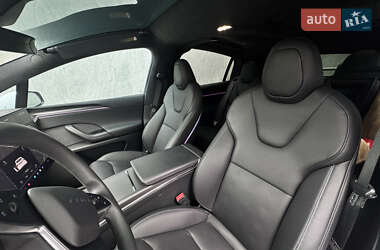 Позашляховик / Кросовер Tesla Model X 2023 в 
