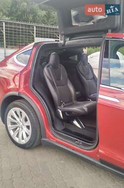 Позашляховик / Кросовер Tesla Model X 2016 в 