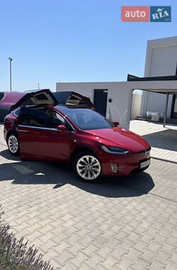 Позашляховик / Кросовер Tesla Model X 2018 в 