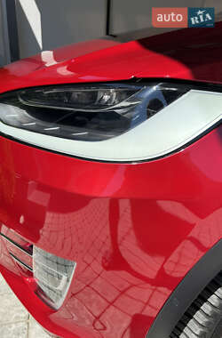 Позашляховик / Кросовер Tesla Model X 2018 в 