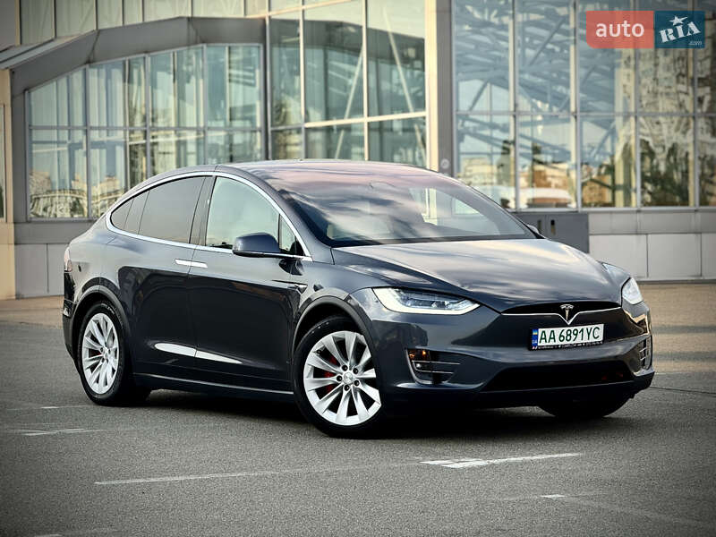 Tesla Model X 2020