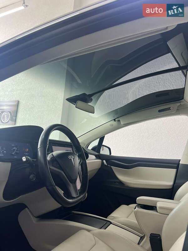 Внедорожник / Кроссовер Tesla Model X 2018 в Киеве