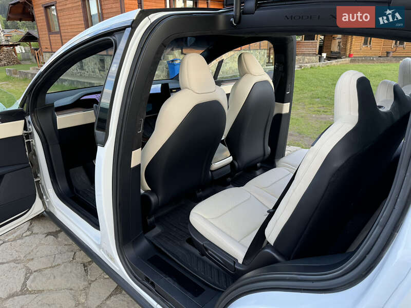 Позашляховик / Кросовер Tesla Model X 2022 в Косові
