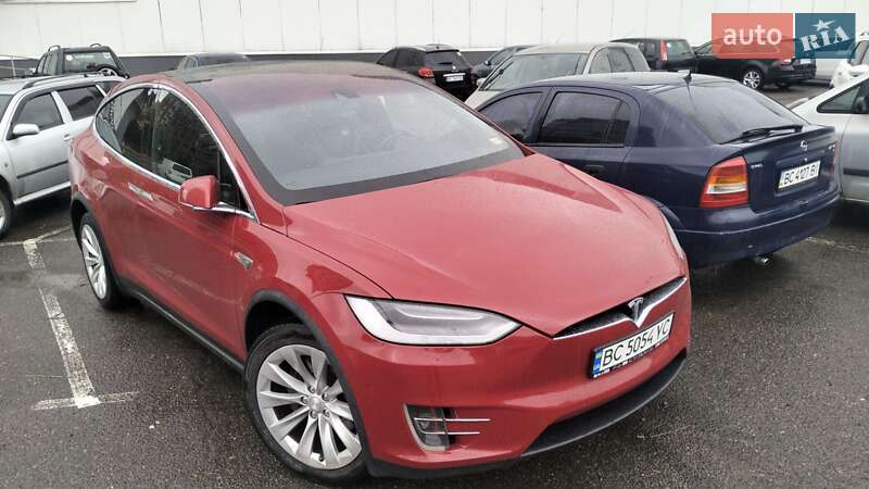 Позашляховик / Кросовер Tesla Model X 2016 в 