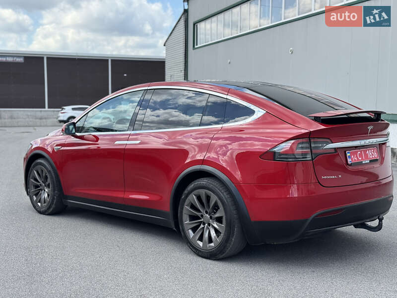 Позашляховик / Кросовер Tesla Model X 2016 в Вінниці