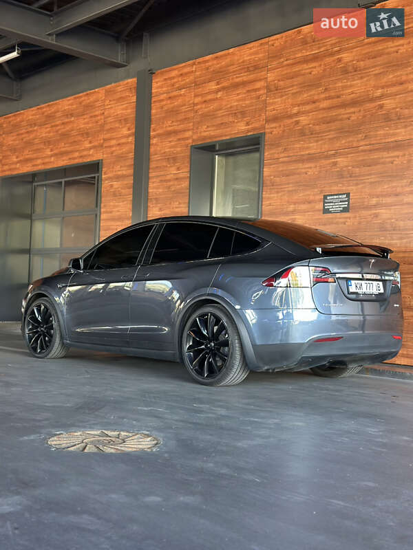 Позашляховик / Кросовер Tesla Model X 2017 в Києві