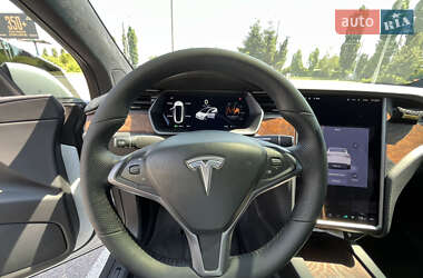 Позашляховик / Кросовер Tesla Model X 2019 в 