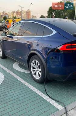 Позашляховик / Кросовер Tesla Model X 2016 в 
